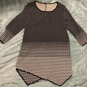 No Tag 3/4 Sleeved Black & Cream Gold Pattern SZ S